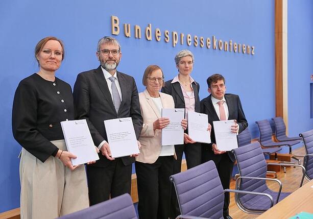 Bild vergr&ouml;&szlig;ern: Expertenrat warnt vor Überschreitung des Emissionsbudgets bis 2030