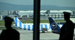 Mutmaßlicher Millionenbetrüger an Frankfurter Flughafen festgenommen