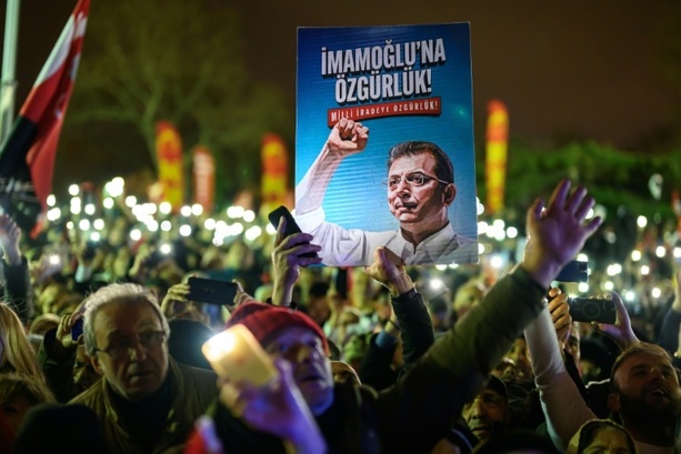 Bild vergr&ouml;&szlig;ern: Türkei: 57 weitere Festnahmen bei Ermittlungen gegen Oppositionellen Imamoglu