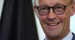 Merz bei SPD-Fraktion: Kanzler wirbt für Reformen und zeigt Verständnis für Bas