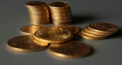 Niedersachsen: 91-Jähriger übergibt Goldmünzen in Wert von 300.000 Euro an Betrüger