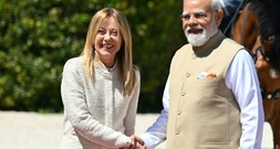 Selfies und Toffees: Meloni und Modi lächeln sich durch Rom-Besuch des Inders
