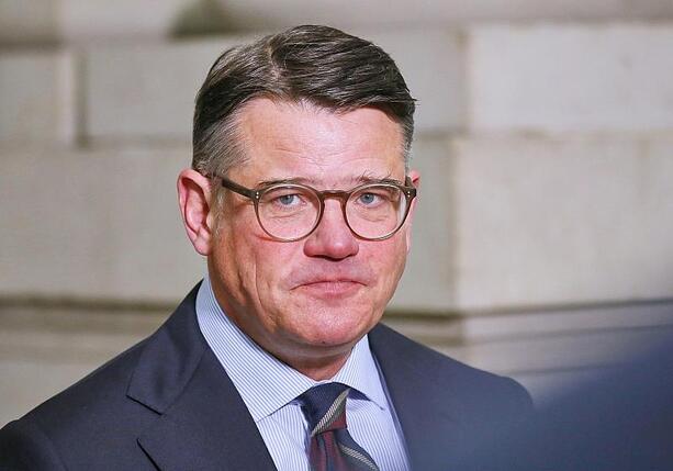 Bild vergr&ouml;&szlig;ern: Rhein fordert härtere Sanktionen für Arbeitsverweigerer