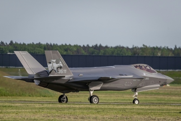Bild vergr&ouml;&szlig;ern: Polen erhält erste US-Kampfjets vom Typ F-35