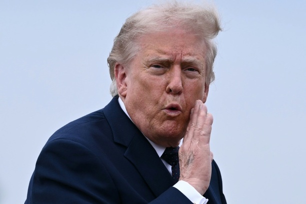 Bild vergr&ouml;&szlig;ern: Berichte: Trump erwägt neue Angriffe auf den Iran