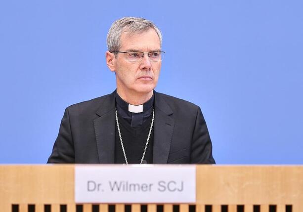Bild vergr&ouml;&szlig;ern: Bischof Wilmer: Papst-Enzyklika soll Antwort auf Tech-Riesen geben
