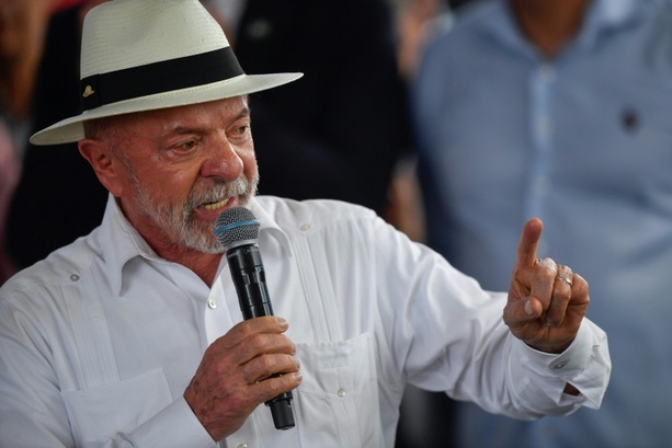 Bild vergr&ouml;&szlig;ern: Brasiliens Präsident Lula beginnt präventive Strahlentherapie gegen Hautkrebs