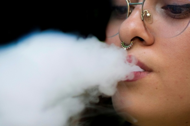 Bild vergr&ouml;&szlig;ern: Vapen bei Jugendlichen auf dem Vormarsch - Drogenbeauftragter sieht Warnsignal