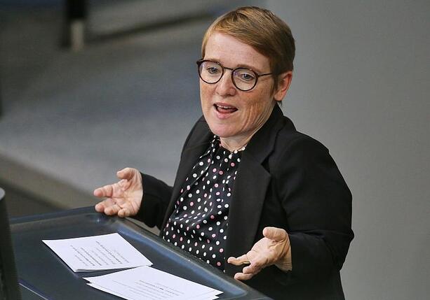 Bild vergr&ouml;&szlig;ern: Grüne kritisieren Pflegereform-Pläne als unausgereift