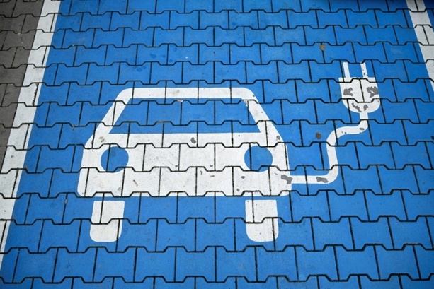 Bild vergr&ouml;&szlig;ern: E-Auto-Absatz schiebt EU-Neuwagenmarkt an