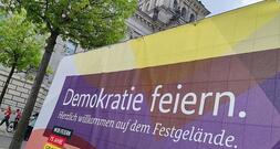 NRW kritisiert Kürzungen bei Demokratieprogramm