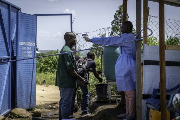 Bild vergr&ouml;&szlig;ern: Uganda schließt zur Ebola-Eindämmung Grenze zur Demokratischen Republik Kongo
