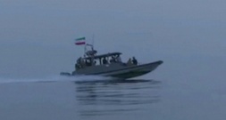 Staatsfernsehen: Iran feuert Warnschüsse auf vier Schiffe in Straße von Hormus ab