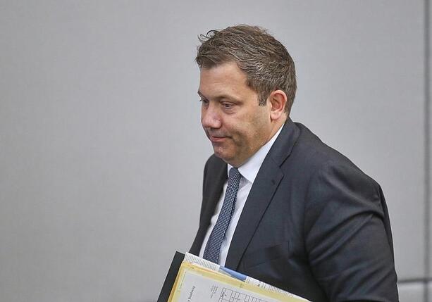 Bild vergr&ouml;&szlig;ern: Klingbeil kritisiert Schneckentempo bei Kapitalmarktunion