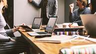 Hybrides Arbeiten 2026: Zwischen grenzenloser Freiheit und digitaler Festung