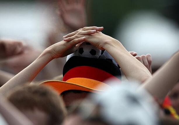 Bild vergr&ouml;&szlig;ern: Union pocht auf günstigere DFB-Kindertrikots vor WM