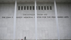 Richter: Trumps Name muss von Kennedy Center weichen - Präsident wirft wütend hin