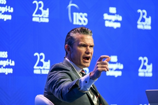 Bild vergr&ouml;&szlig;ern: Hegseth: USA wünschen sich stabiles Gleichgewicht mit China in Asien
