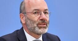 Weber drängt auf schnellen Beschluss zu Abschiebezentren