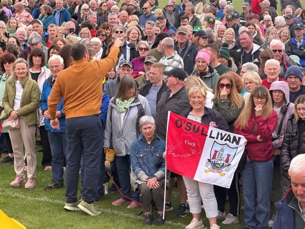 Bild vergr&ouml;&szlig;ern: Rekordfamilientreffen: Fast 2000 O'Sullivans und Sullivans bei Zusammenkunft in Irland