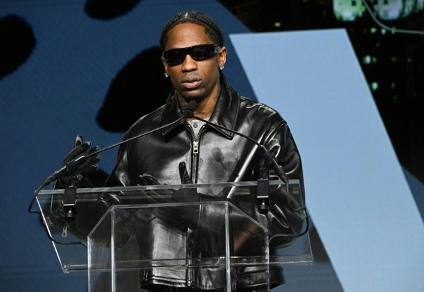 Bild vergr&ouml;&szlig;ern: Nur 20 Minuten aufgetreten: Fans in Istanbul pfeifen US-Rapper Travis Scott aus