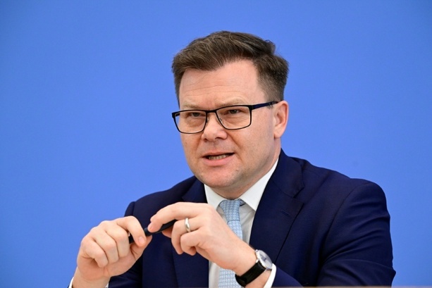 Bild vergr&ouml;&szlig;ern: Rohstoffe: Regierung will Land mit Aktionsplan für Kreislaufwirtschaft unabhängiger machen