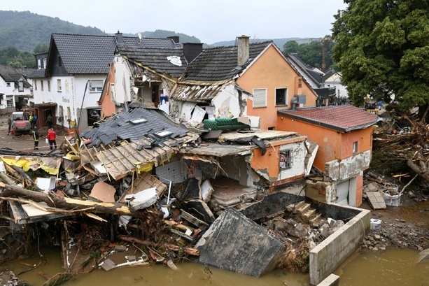Bild vergr&ouml;&szlig;ern: Eltern von bei Flut im Ahrtal getöteter Frau scheitern mit Klageerzwingung