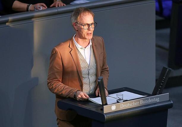 Bild vergr&ouml;&szlig;ern: Fiedler widerspricht Bas im Streit um Beamten-Pensionen