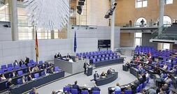 Linke kritisiert Altersbezüge von Abgeordneten als zu hoch