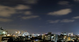 Israels Luftwaffe attakiert nach iranischen Angriffen Ziele im Iran - Explosionen in Teheran