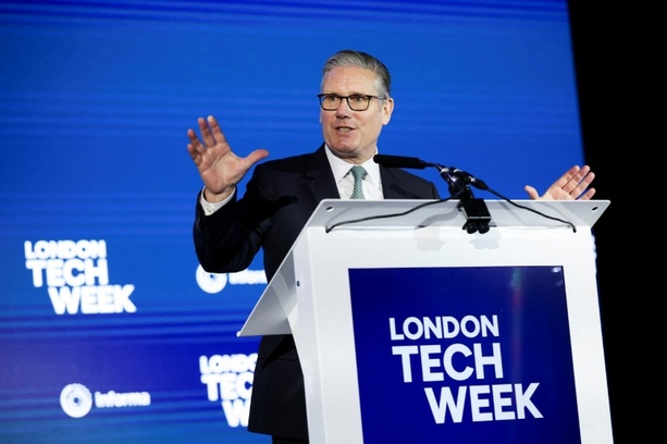 Bild vergr&ouml;&szlig;ern: London: Tech-Giganten müssen Versenden von Nacktbildern durch Kinder verhindern