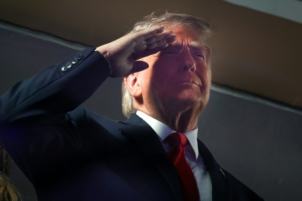 Bild vergr&ouml;&szlig;ern: Buhrufe gegen Donald Trump bei Basketball-Finalspiel in New York