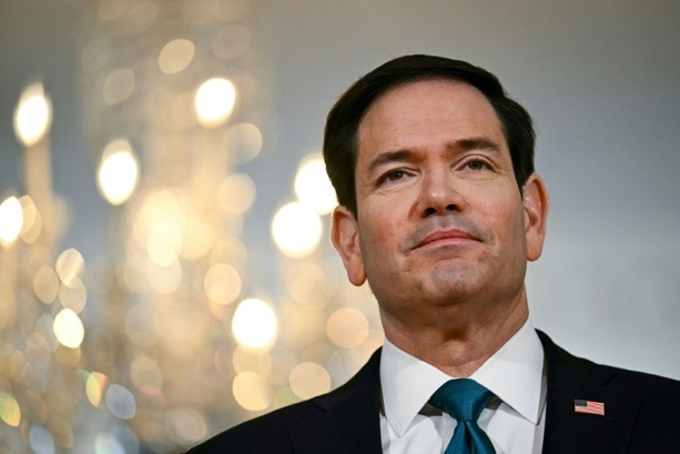 Bild vergr&ouml;&szlig;ern: Fußball-WM: Rubio als Spitzenvertreter der US-Regierung beim Auftaktspiel gegen Paraguay