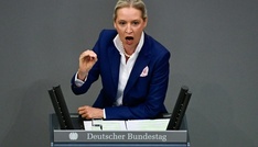 AfD-Chefin Weidel rechnet mit Merz ab:  