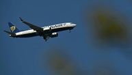 Gebühr für Familiensitzplatz: Britische Aufsicht prüft Ryanair-Buchungsvorschrift