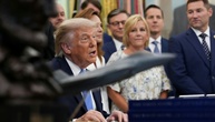 Trump stellt baldige Vereinbarung mit dem Iran in Aussicht und sagt Angriffe ab
