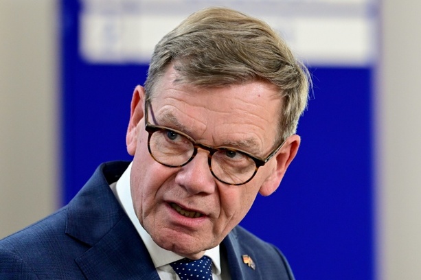 Bild vergr&ouml;&szlig;ern: Bericht: Wadephul warnt vor außenpolitischen Folgen bei AfD-Regierungsbeteiligung