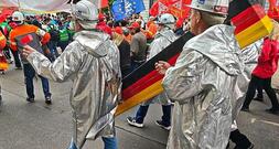 Rund Tausend Teilnehmer bei Stahldemo in Berlin