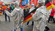 Rund Tausend Teilnehmer bei Stahldemo in Berlin