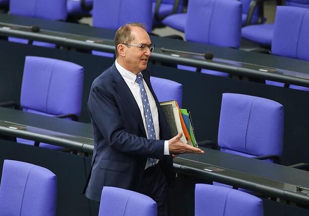 Bild vergr&ouml;&szlig;ern: Dobrindt sieht neue Phase der europäischen Migrationspolitik