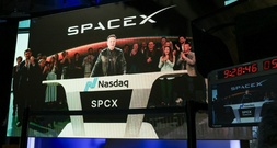 SpaceX-Aktie nach Börsenstart auf Höhenflug - Musk erster Billionär der Welt