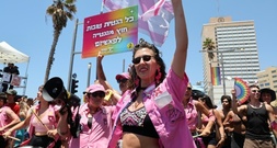 Erste Pride-Parade in Tel Aviv seit Hamas-Angriff am 7. Oktober 2023