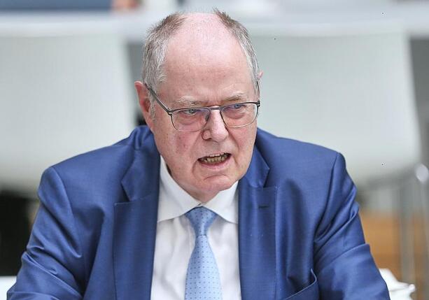 Bild vergr&ouml;&szlig;ern: Steinbrück will Bedingungen für Ende von Brandmauer zur AfD