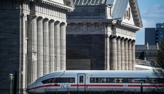 Bahnstrecke Hamburg-Berlin nach Sanierung wieder freigegeben: Erste Züge rollen