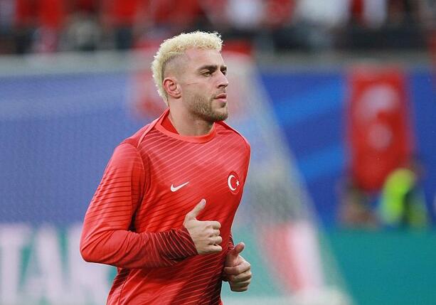 Bild vergr&ouml;&szlig;ern: Fußball-WM: Australien schlägt Türkei
