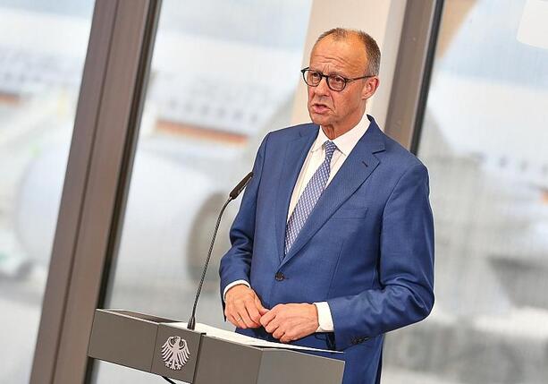 Bild vergr&ouml;&szlig;ern: Merz stellt deutschen Einsatz in Straße von Hormus in Aussicht