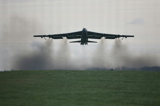 Bild vergr&ouml;&szlig;ern: US-Kampfjet in Kalifornien abgestürzt