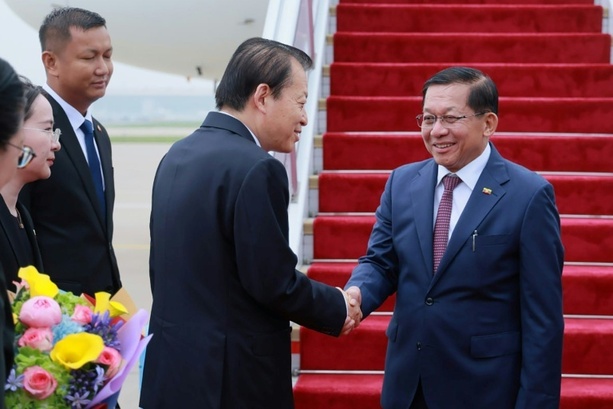 Bild vergr&ouml;&szlig;ern: Xi sagt Myanmar feste Unterstützung durch China zu