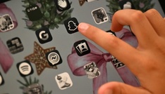 Zu Selbstverletzungen genötigt: Prozess gegen mutmaßlichen Onlinesadisten begonnen