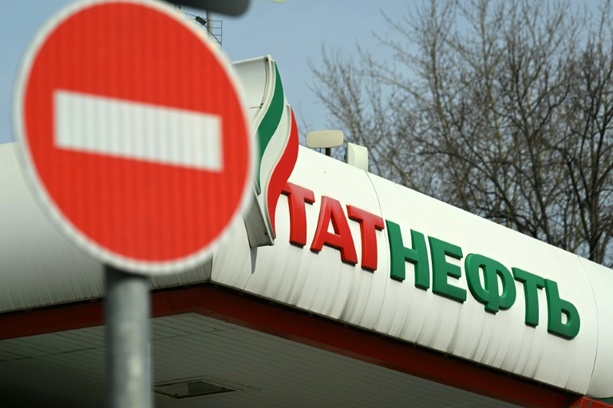 Bild vergr&ouml;&szlig;ern: Russischer Ölkonzern Tatneft führt Obergrenzen beim Kraftstoffverkauf ein